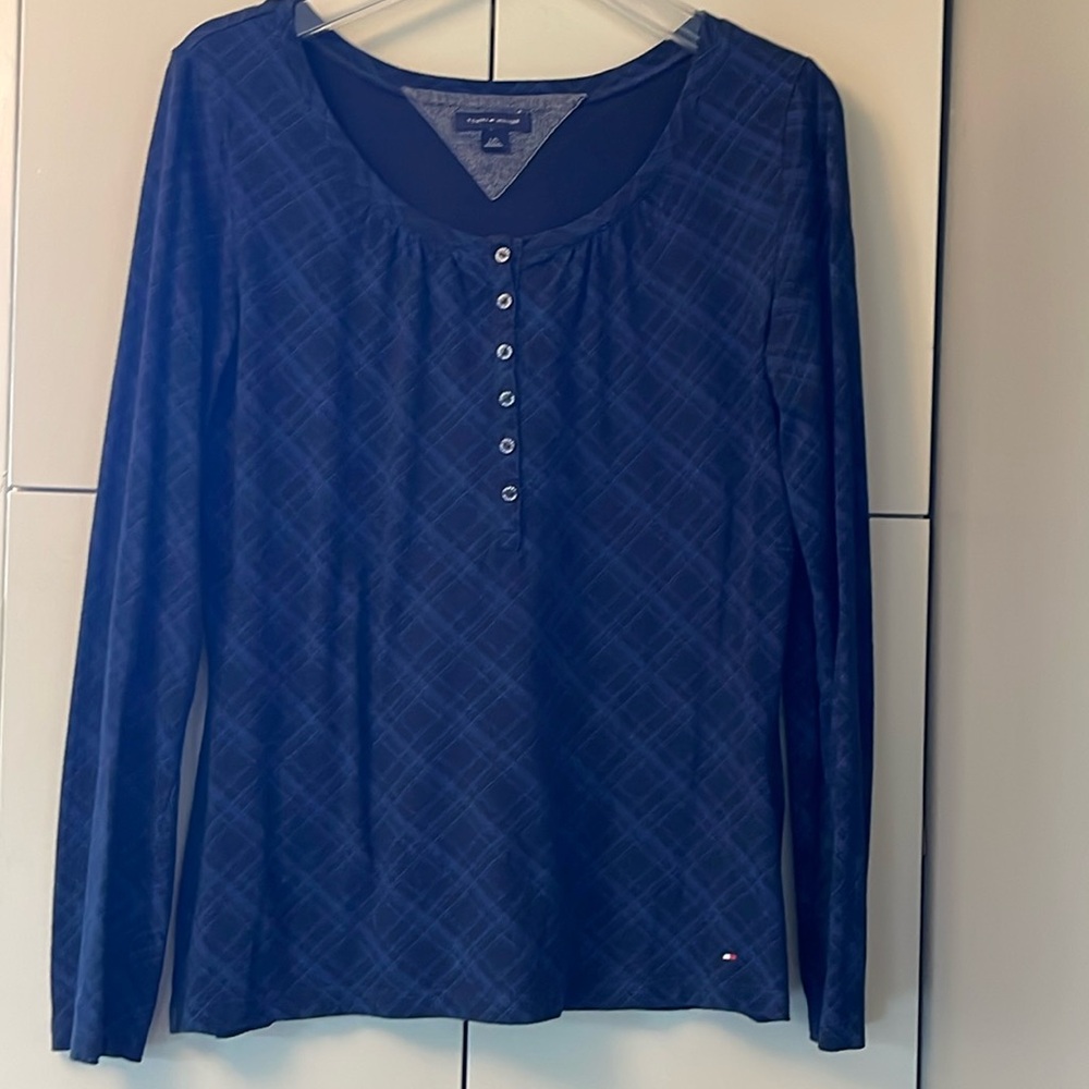 Timmy Hilfiger, L ,cotton/modal,subtle plaid scoop neck/henley style,gently used